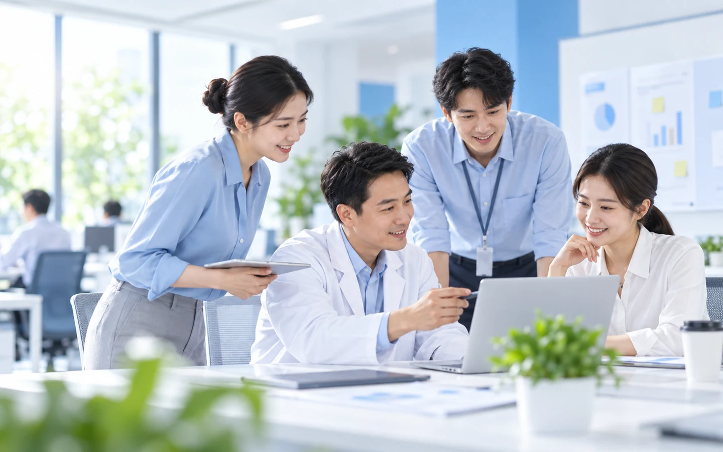 团队协作办公场景示意,非壹康真实团队照片